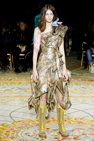 Look 57